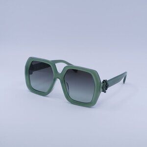 Fendi FE40139F 93P Sunglasses Shiny Light Green Square Frame, Green Lenses